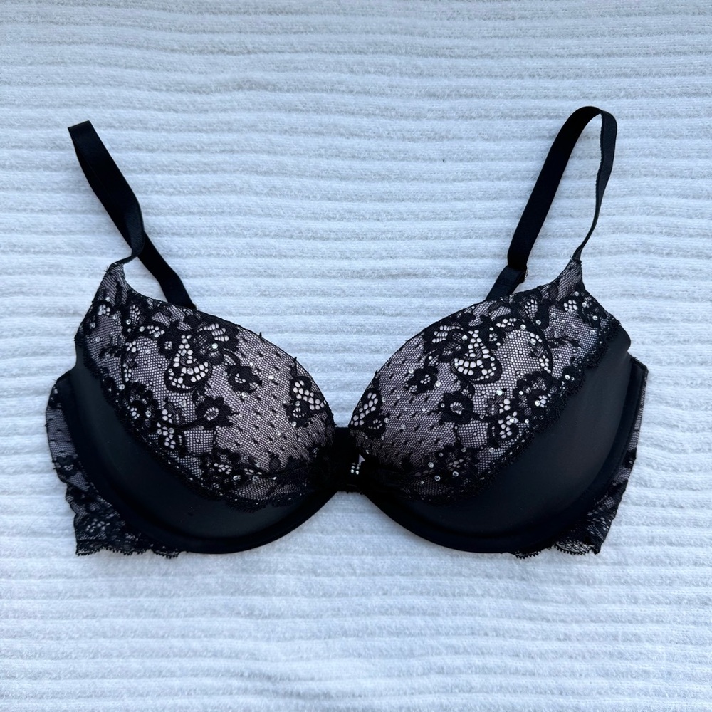VICTORIA’S SECRET | NWOT Padded Push Up Demi Bra Black & Pink Lace 34D